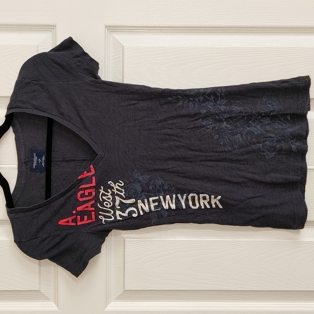 American Eagle tee shirt